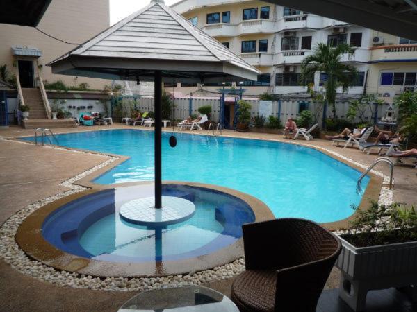 Marina Inn Паттайя Экстерьер фото